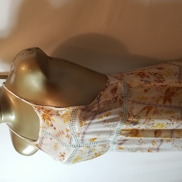 SOMEDAYS LOVIN FLOWERED PRINT FUN & FLIRTY SPAGHETTI STRAP MAXI DRESS - Picture 6 of 8